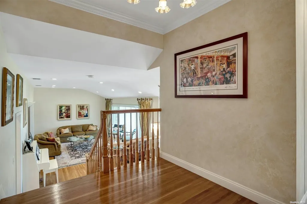 25 S Oaks Boulevard Plainview NY 11803