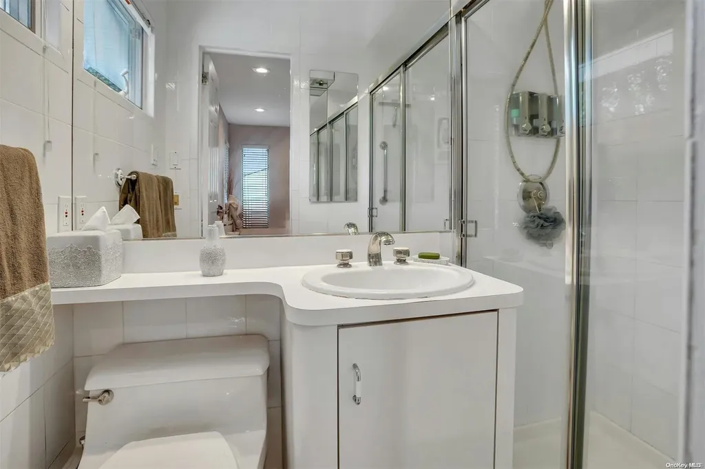 25 S Oaks Boulevard Plainview NY 11803