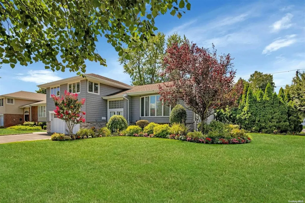 25 S Oaks Boulevard Plainview NY 11803