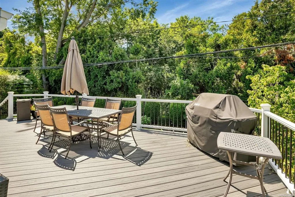 25 S Oaks Boulevard Plainview NY 11803