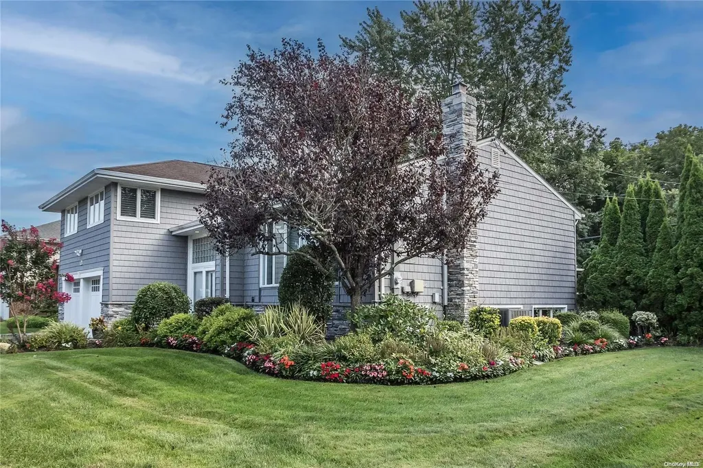 25 S Oaks Boulevard Plainview NY 11803