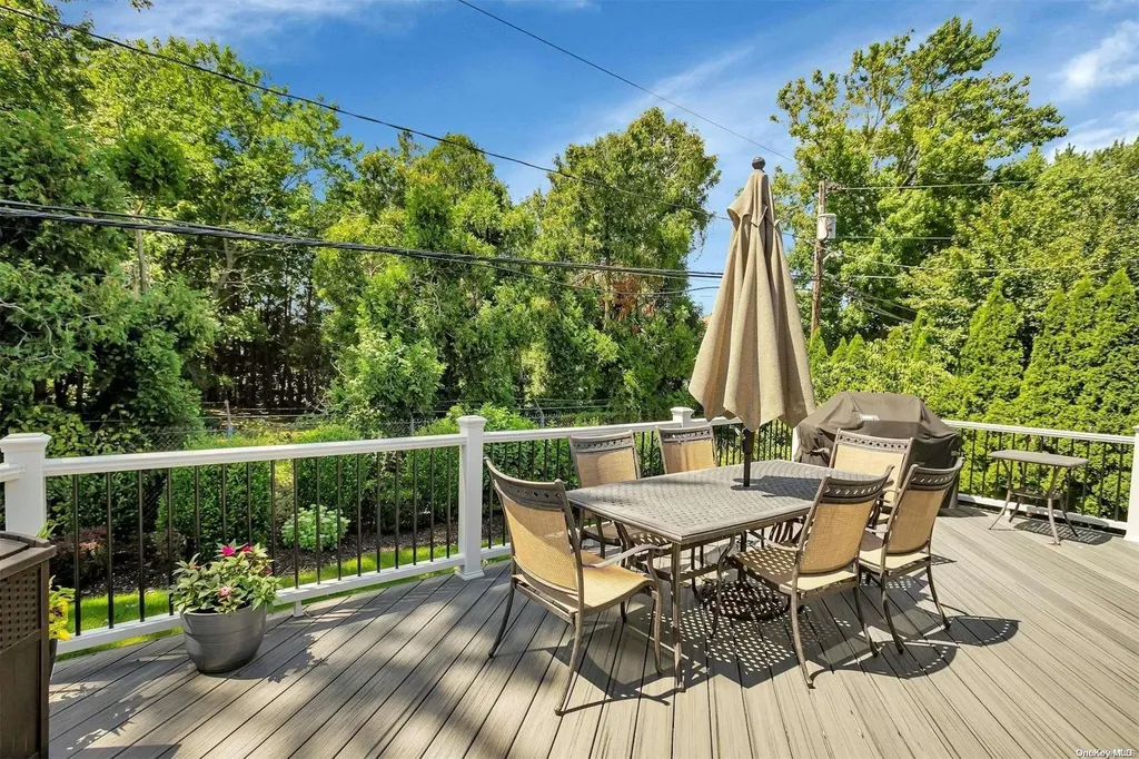 25 S Oaks Boulevard Plainview NY 11803
