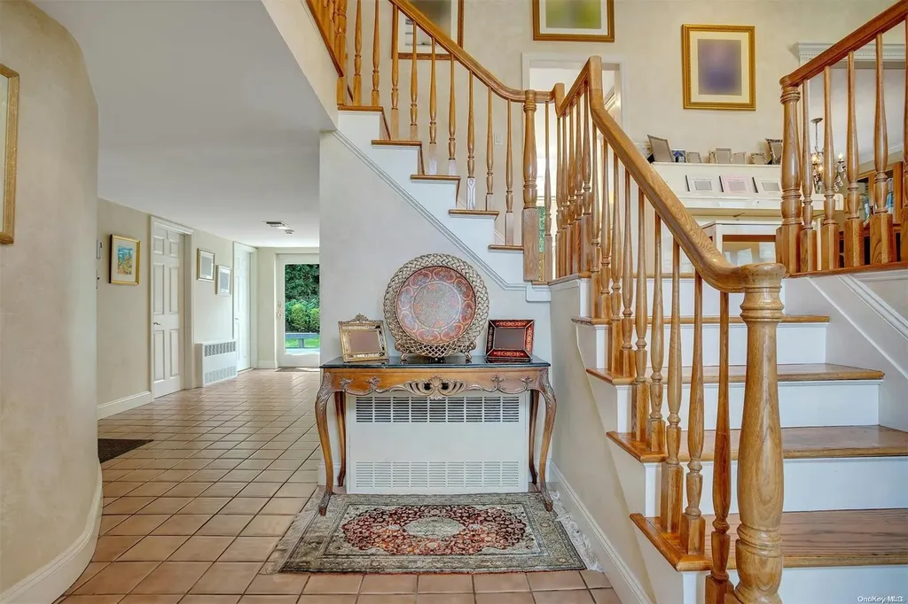 25 S Oaks Boulevard Plainview NY 11803
