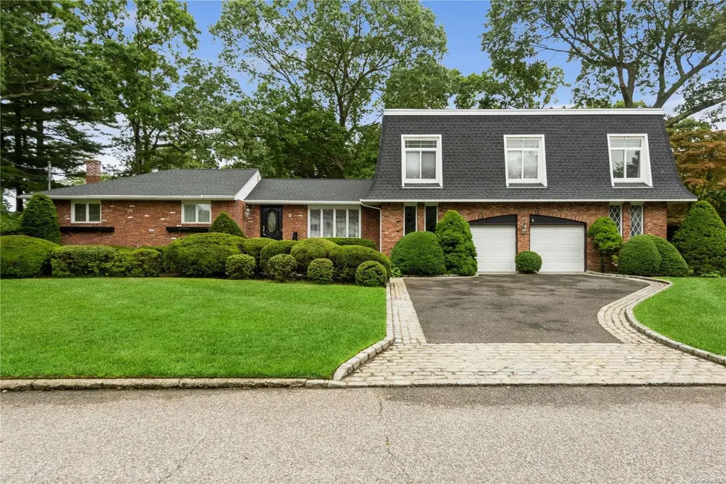 2 Warwick Lane Bay Shore NY 11706
