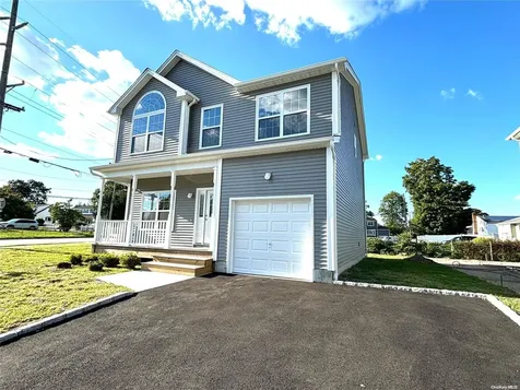 37a Smith Street W Amityville NY 11701