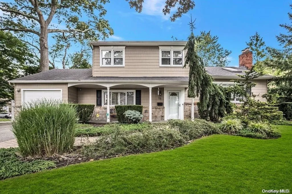 28 Melissa Lane Old Bethpage NY 11804