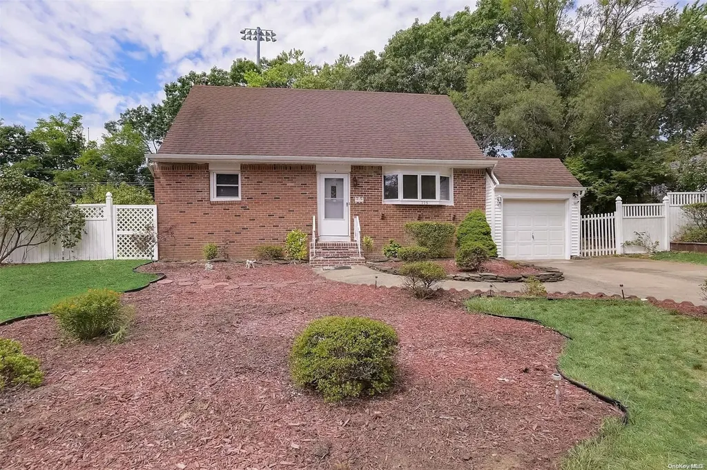222 Tree Road Centereach NY 11720