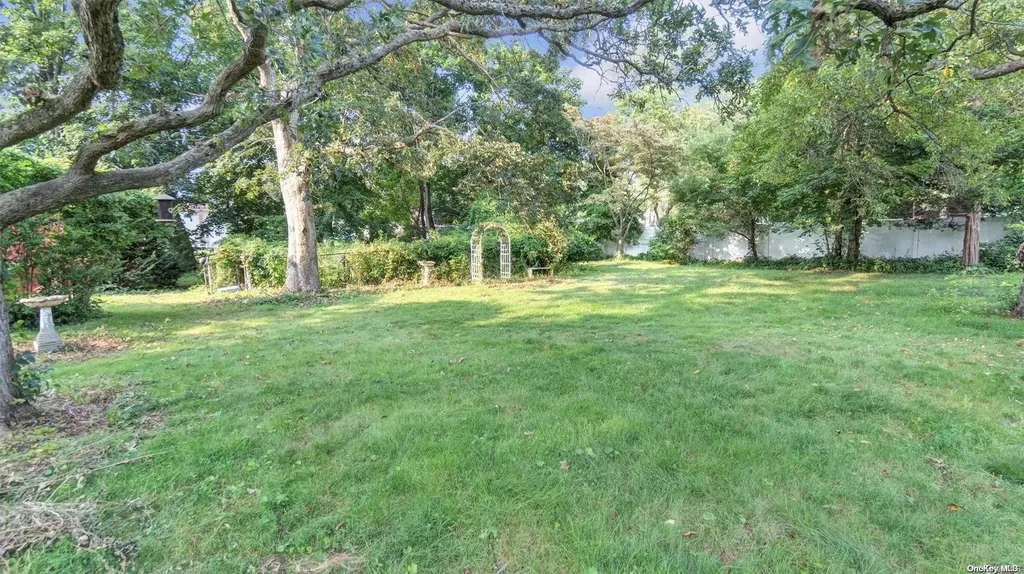 449 Ralph Avenue Central Islip NY 11722