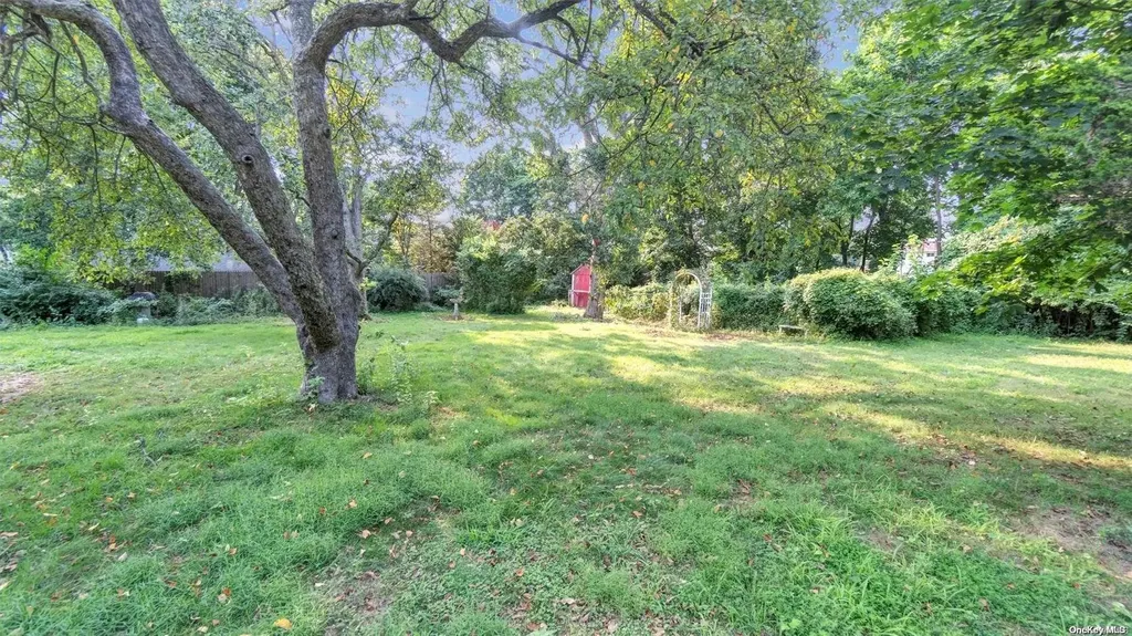 449 Ralph Avenue Central Islip NY 11722