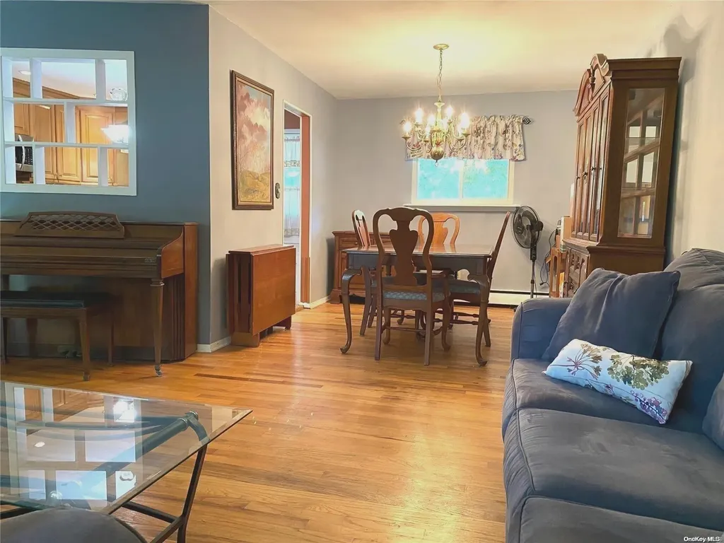 449 Ralph Avenue Central Islip NY 11722