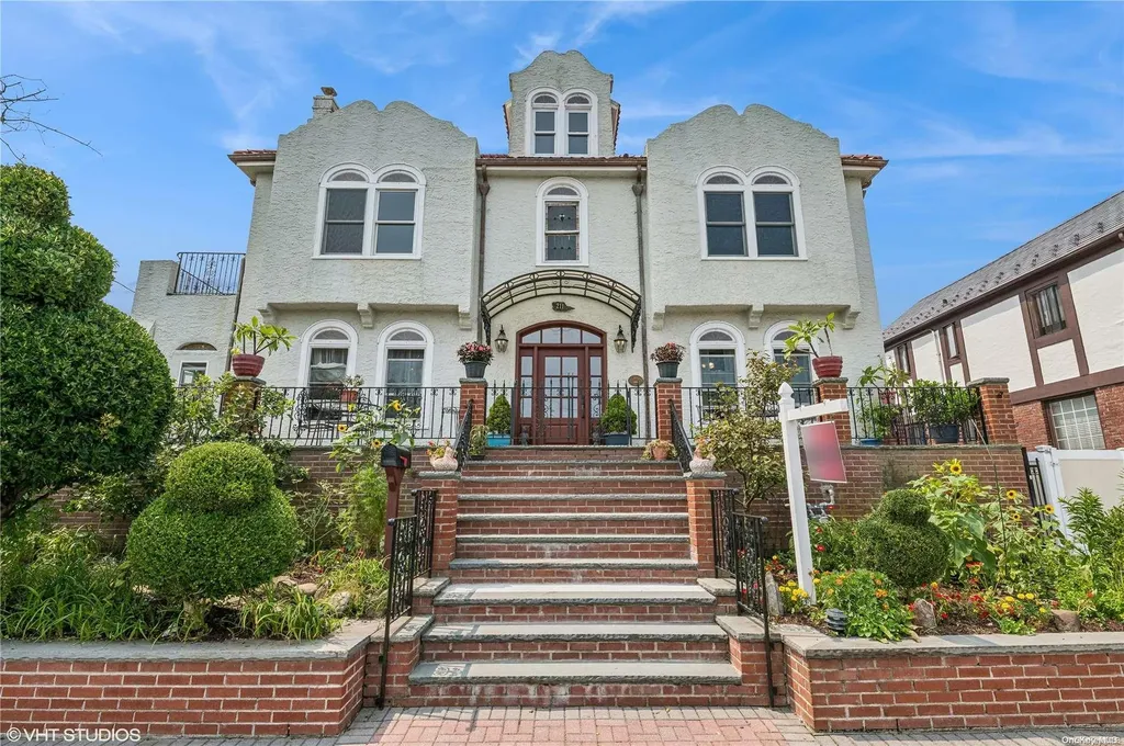 211 Laurelton Boulevard Long Beach NY 11561