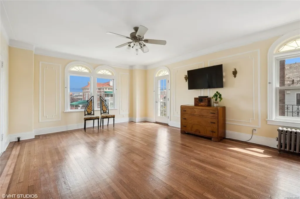 211 Laurelton Boulevard Long Beach NY 11561