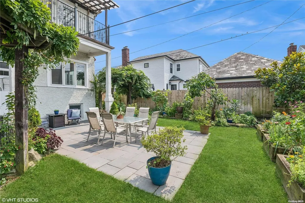 211 Laurelton Boulevard Long Beach NY 11561
