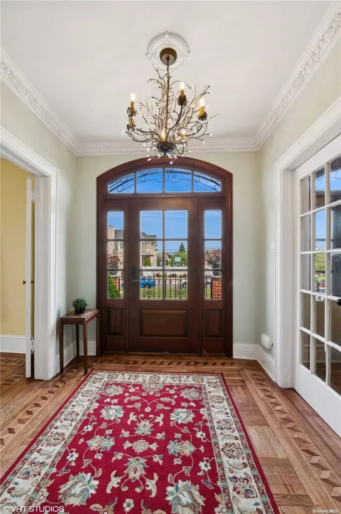 211 Laurelton Boulevard Long Beach NY 11561