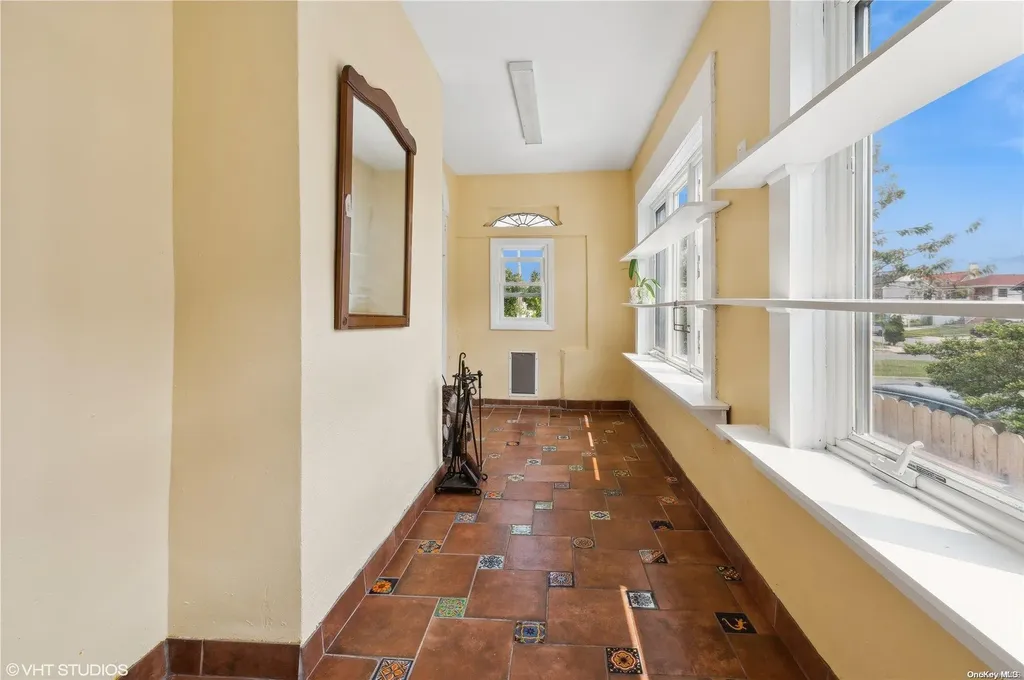 211 Laurelton Boulevard Long Beach NY 11561