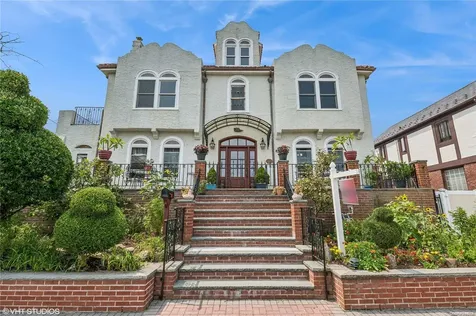 211 Laurelton Boulevard Long Beach NY 11561