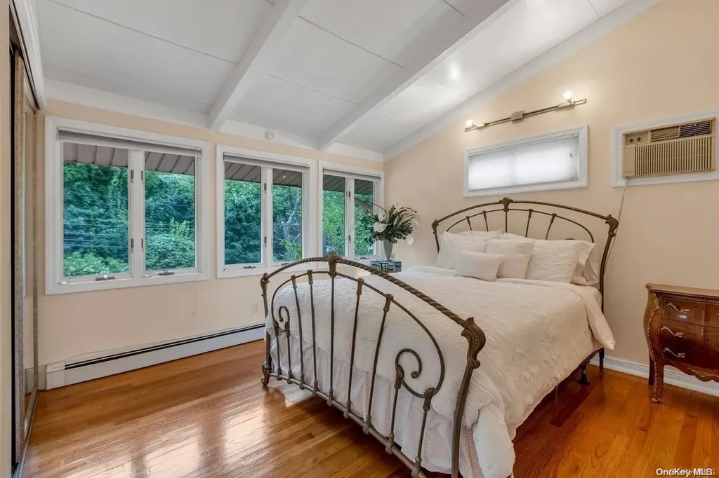 52 Deepdale Drive Commack NY 11725