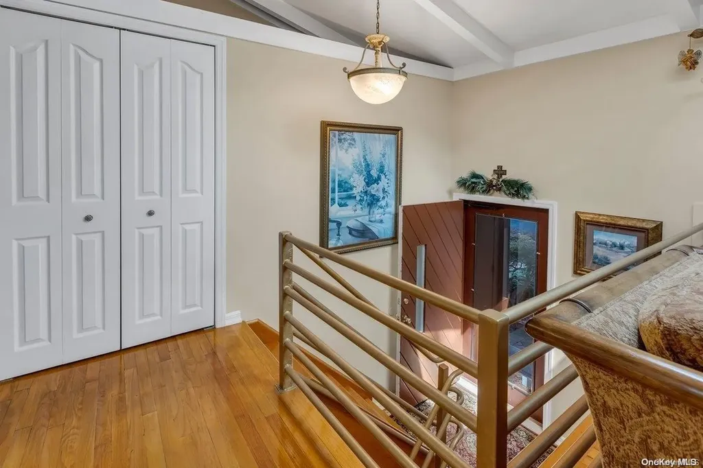52 Deepdale Drive Commack NY 11725