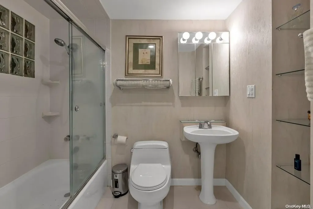 52 Deepdale Drive Commack NY 11725
