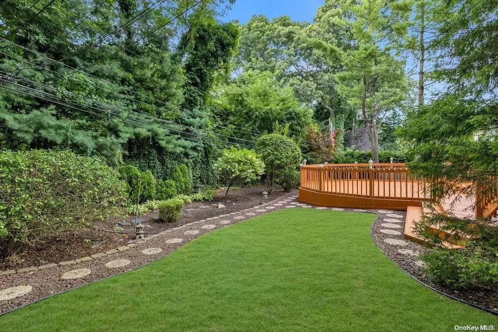 52 Deepdale Drive Commack NY 11725