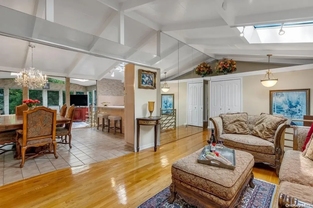 52 Deepdale Drive Commack NY 11725