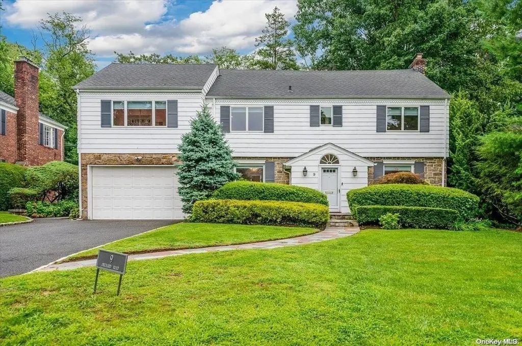 9 Orchard Road Great Neck NY 11021