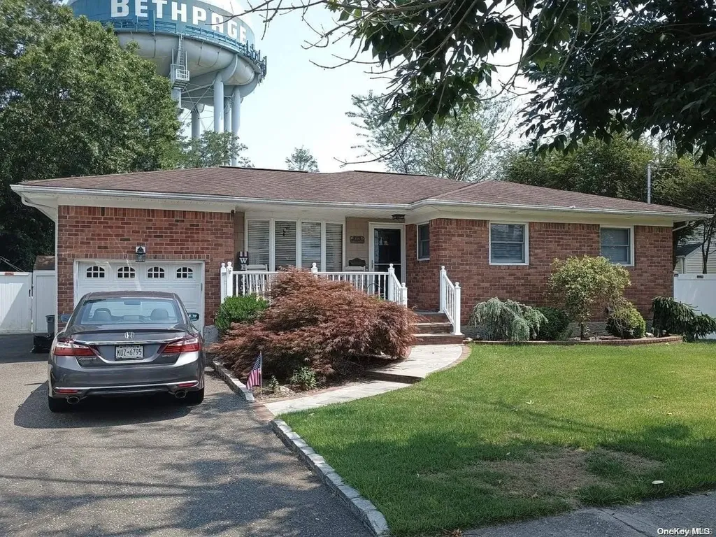 106 Spruce Avenue Bethpage NY 11714