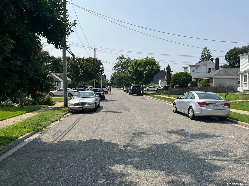 106 Spruce Avenue Bethpage NY 11714