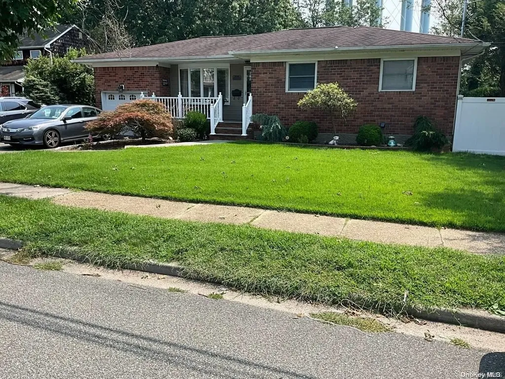 106 Spruce Avenue Bethpage NY 11714