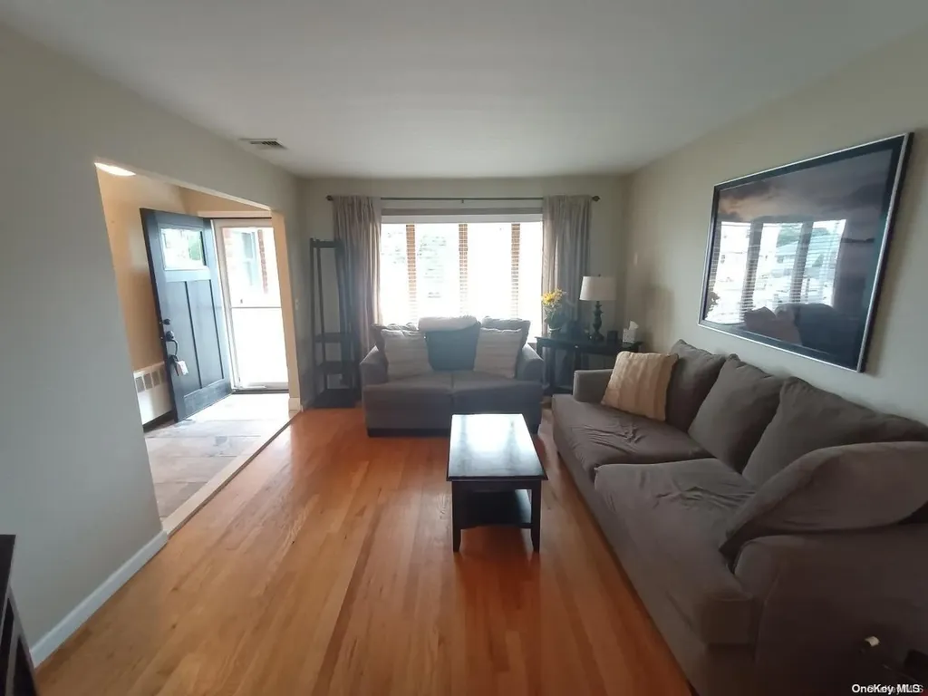106 Spruce Avenue Bethpage NY 11714