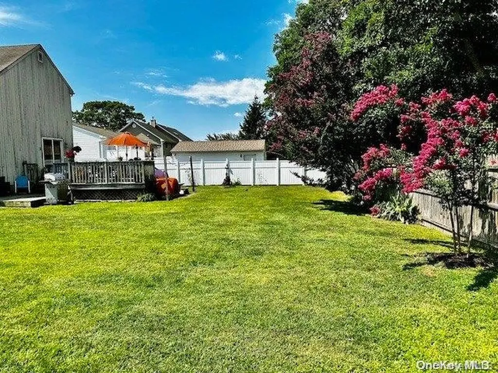 37 Argyle Drive Shirley NY 11967