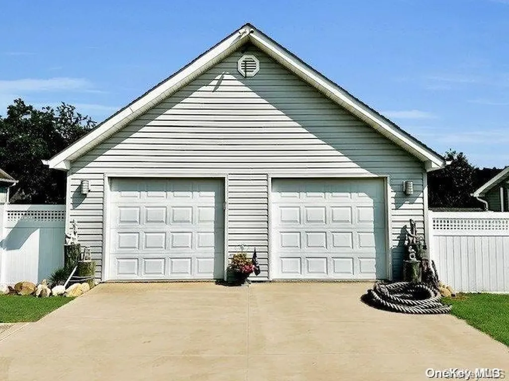 37 Argyle Drive Shirley NY 11967