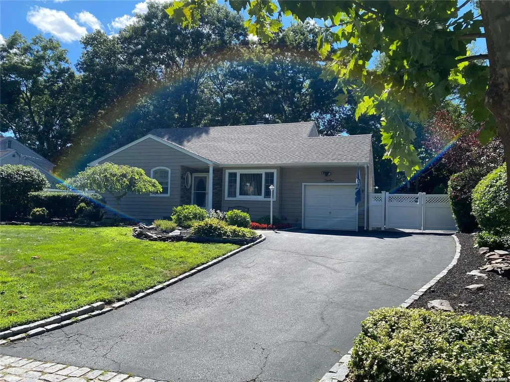 12 Sybil Place Smithtown NY 11787