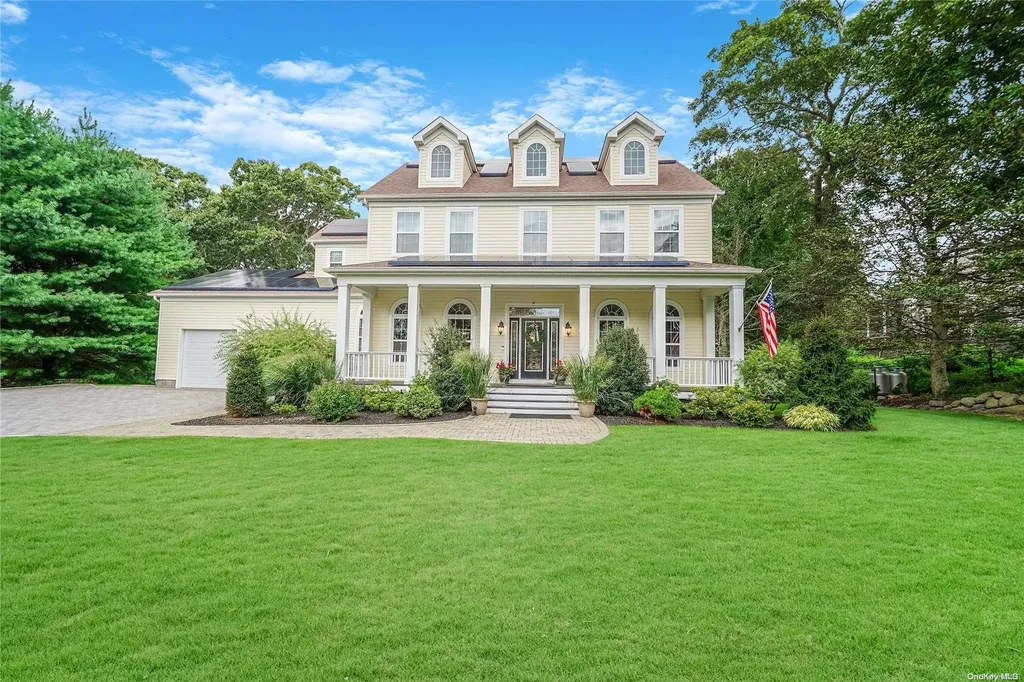 8 Mallard Court Riverhead NY 11901