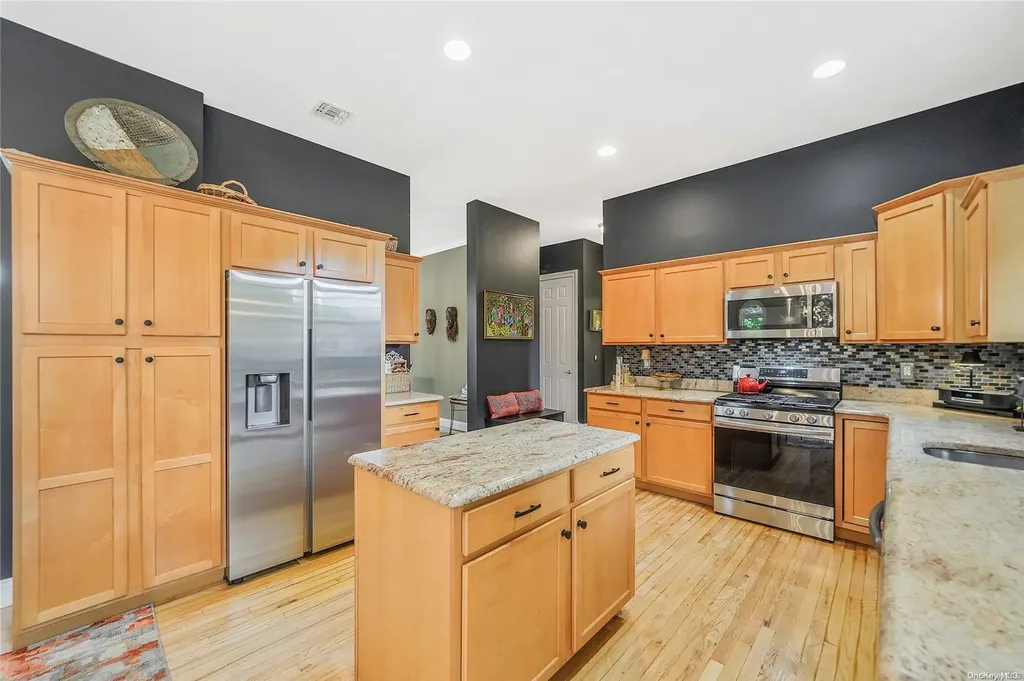 8 Mallard Court Riverhead NY 11901