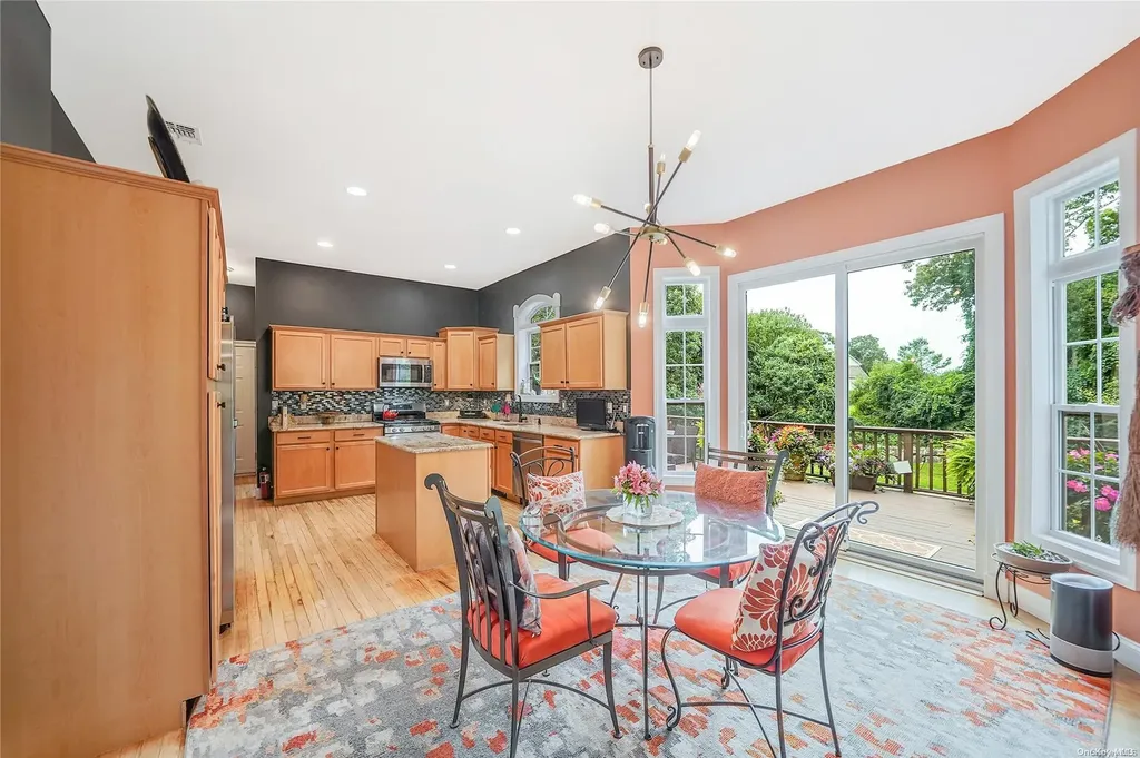 8 Mallard Court Riverhead NY 11901