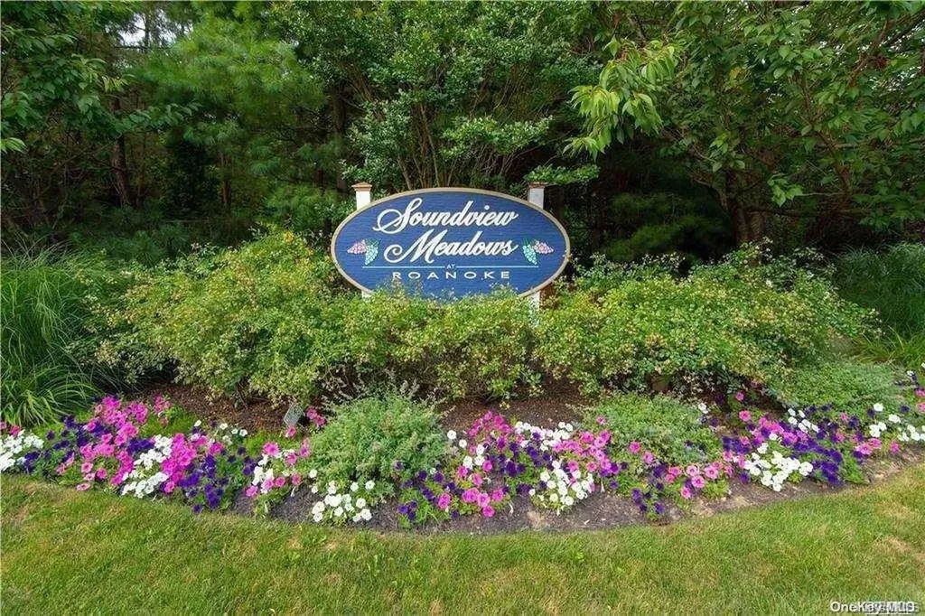 8 Mallard Court Riverhead NY 11901