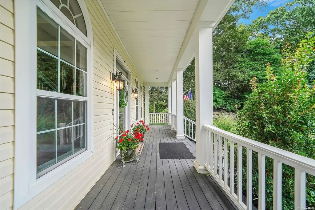 8 Mallard Court Riverhead NY 11901