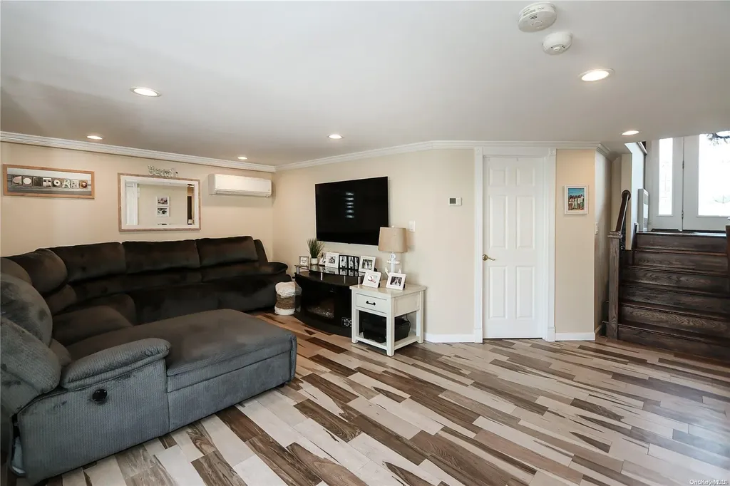 3664 Carrel Boulevard Oceanside NY 11572