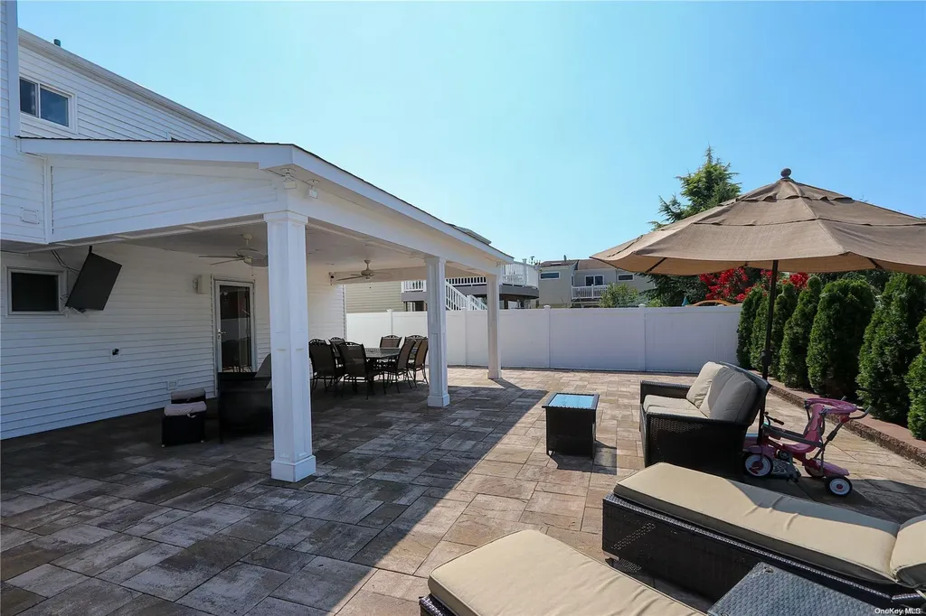 3664 Carrel Boulevard Oceanside NY 11572