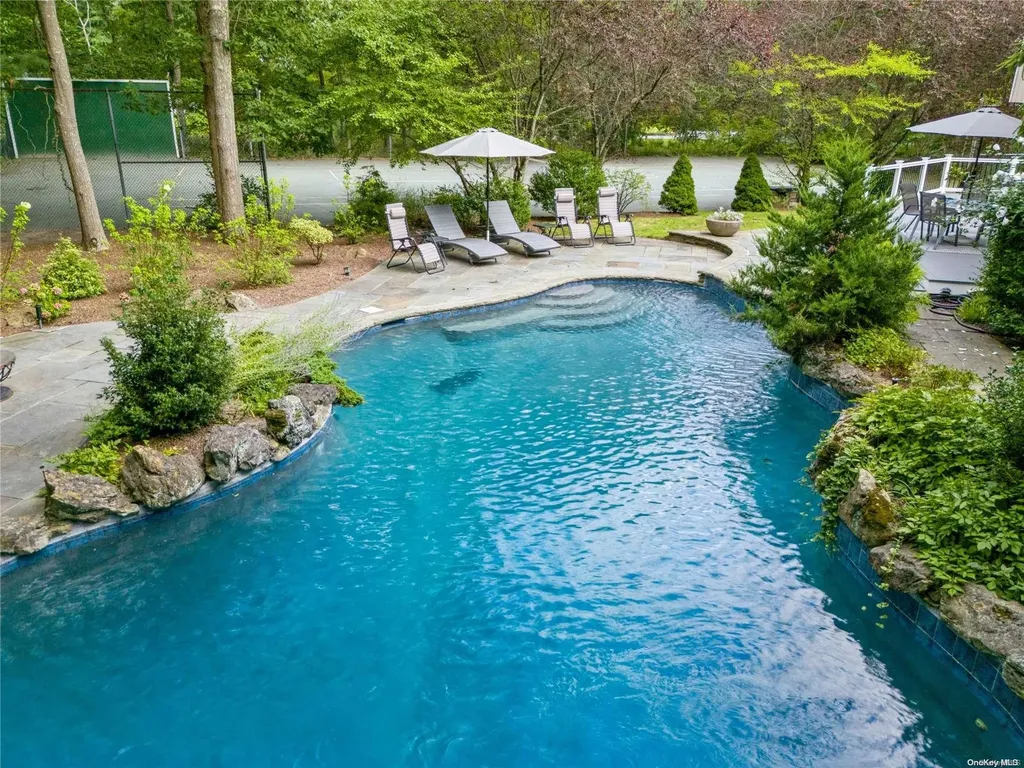 18 North Quarter Road Westhampton NY 11977