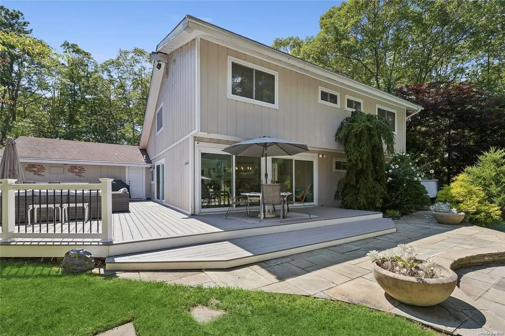 18 North Quarter Road Westhampton NY 11977