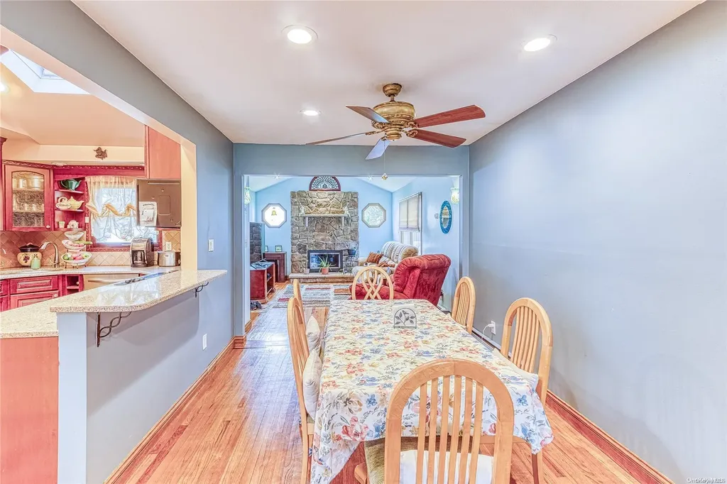 71 Independence Avenue Babylon NY 11702