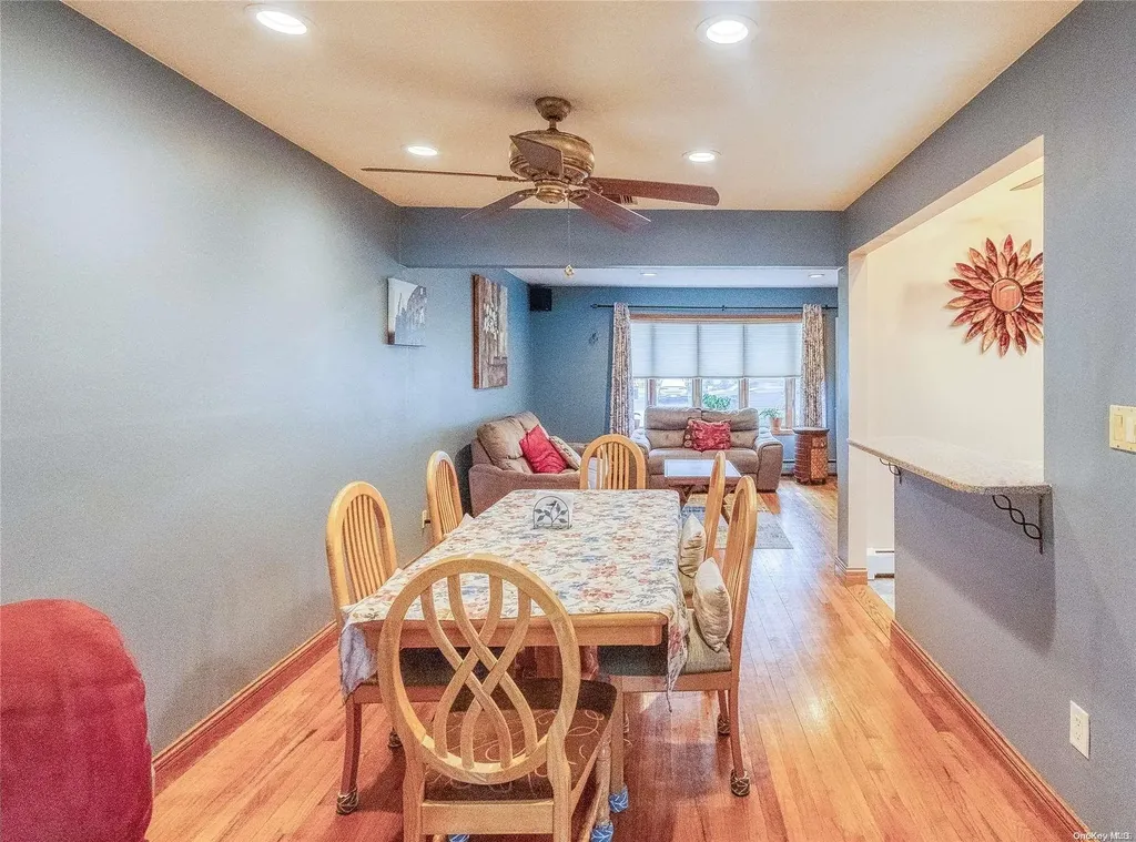 71 Independence Avenue Babylon NY 11702