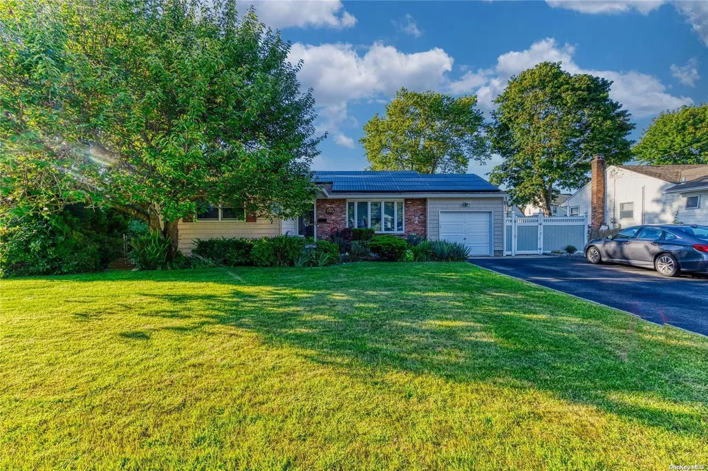 71 Independence Avenue Babylon NY 11702