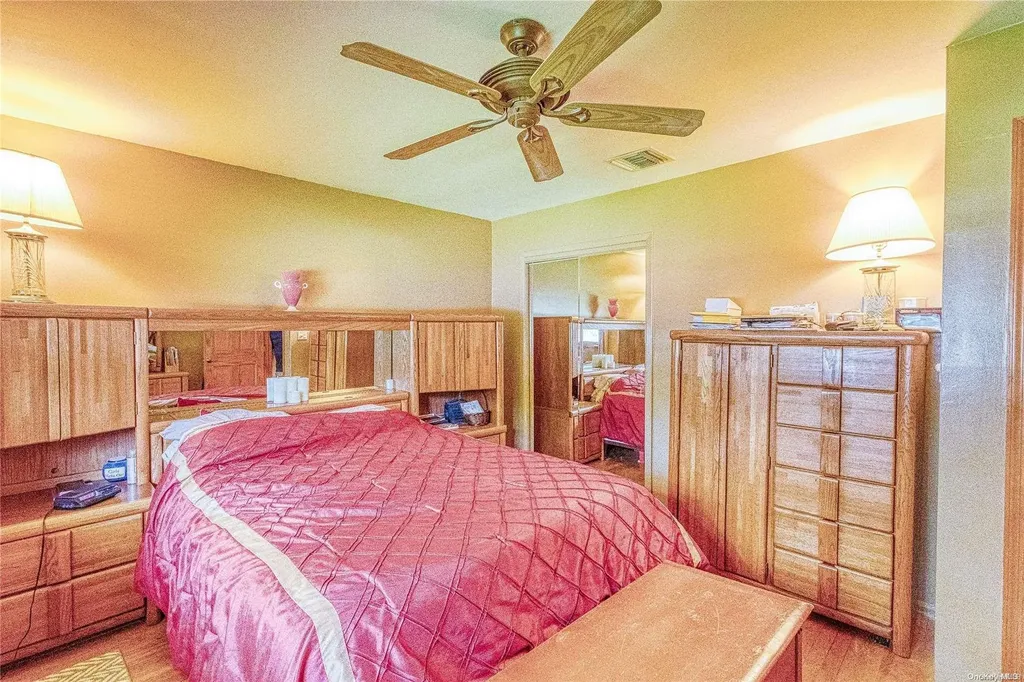 71 Independence Avenue Babylon NY 11702
