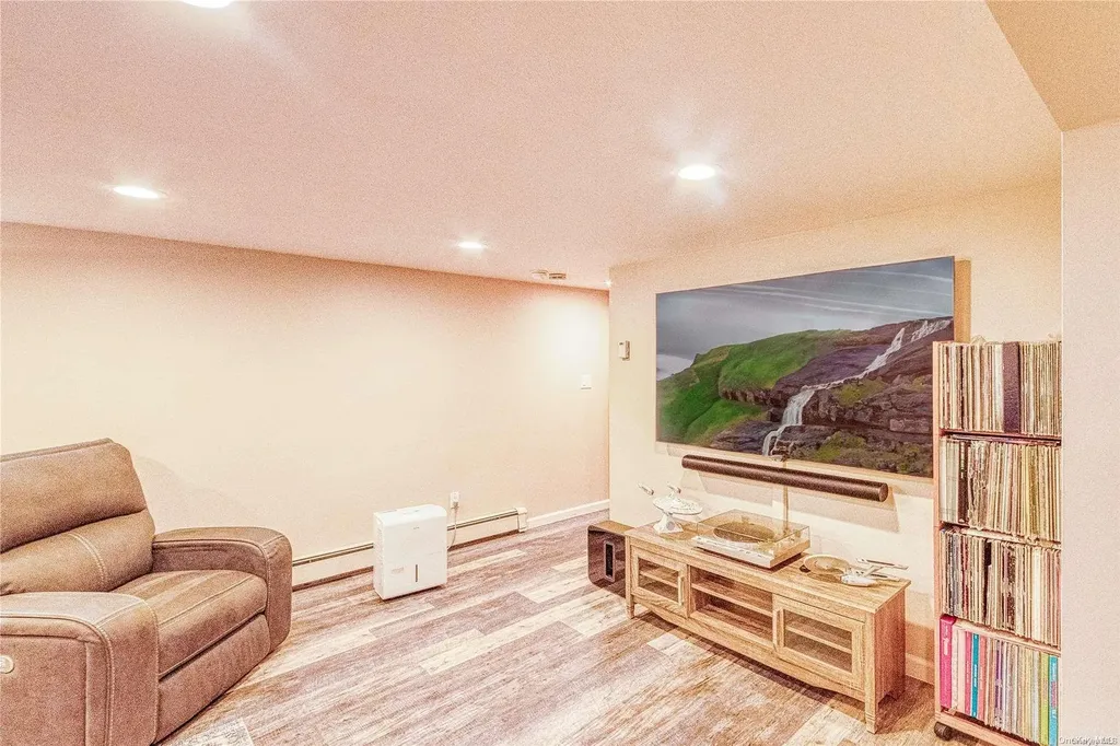 71 Independence Avenue Babylon NY 11702