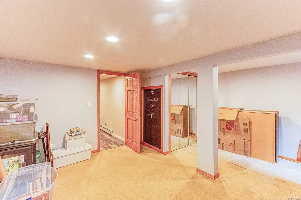 71 Independence Avenue Babylon NY 11702
