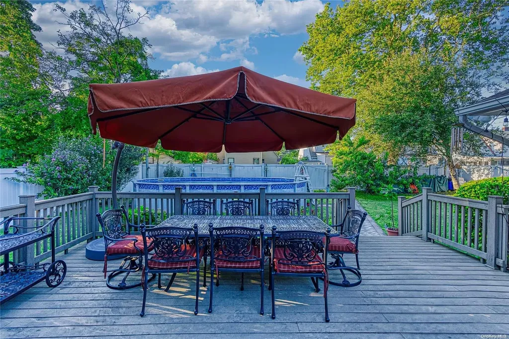 71 Independence Avenue Babylon NY 11702