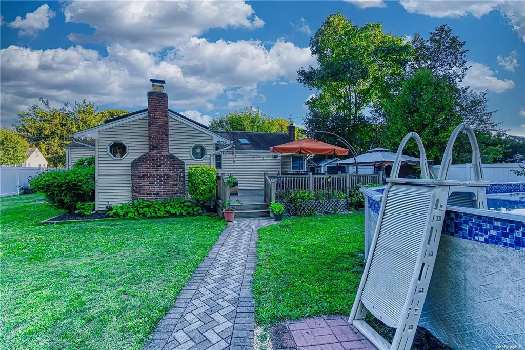 71 Independence Avenue Babylon NY 11702